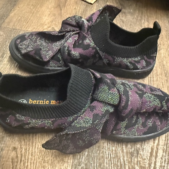 bernie mev. Size 9.5 (40) “Sparkle Serenity” Women's Purple and Black Shoes MINT - Picture 3 of 16